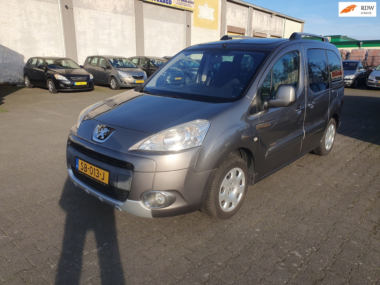 Peugeot Partner Tepee - Peugeot Partner Tepee 1.6 Zenith - AutoWereld.nl
