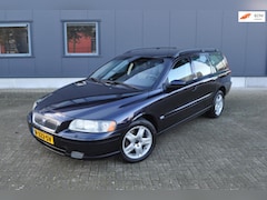 Volvo V70 - 2.5T Summum, netto € 5.750, Carplay, Leder, bijtel vriendelijk