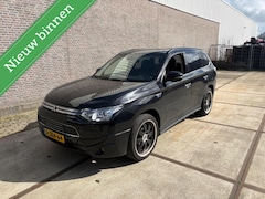 Mitsubishi Outlander - 2.0 PHEV Instyle+|Leder|Panorama|Trekhaak