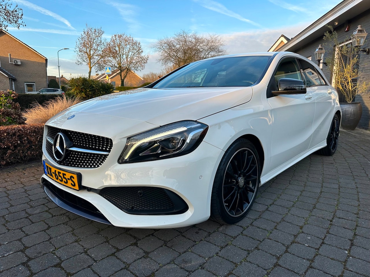 Mercedes-Benz A-klasse - 180 AMG Night Edition, Xenon, NAP, Org NL - AutoWereld.nl