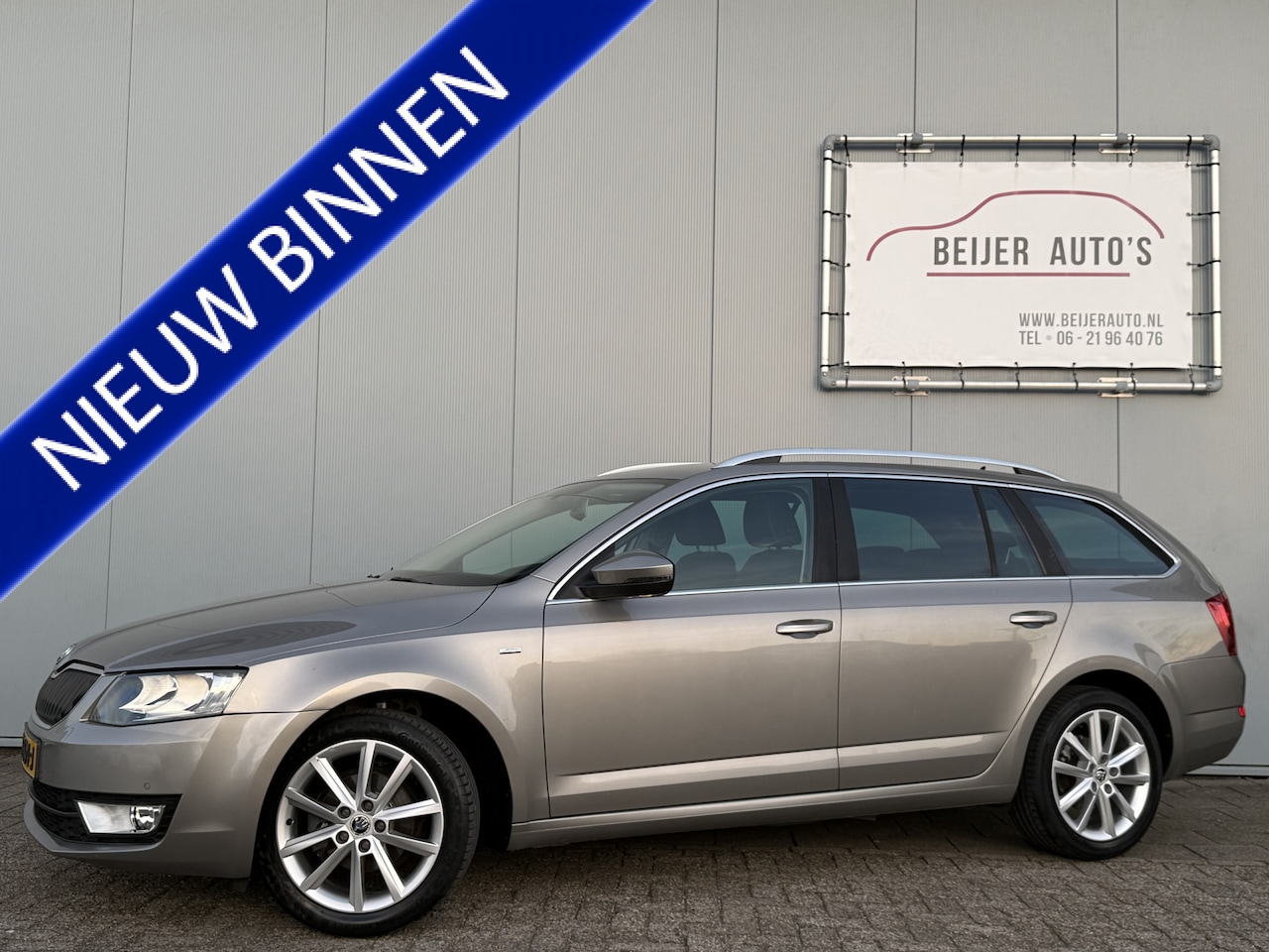 Skoda Octavia Combi - 1.2 TSI Greentech JOY Businessline Carplay. - AutoWereld.nl