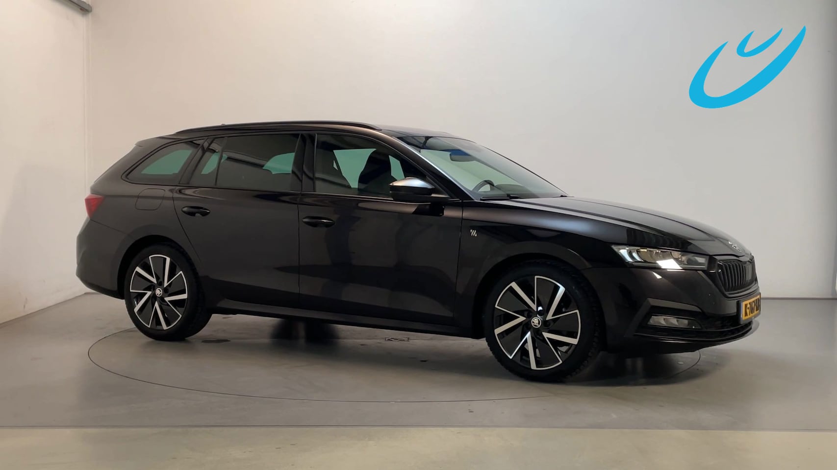 Skoda Octavia Combi - 1.0 e-TSI DSG Sport Business Sfeerverlichting Parkeersensoren Navigatie - AutoWereld.nl