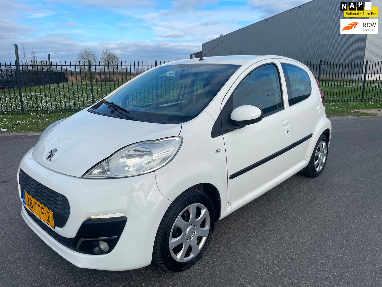 Peugeot 107 - 1.0 Active|Automaat|Airco|Apk 12-2026|5drs|Led|NAP!! - AutoWereld.nl