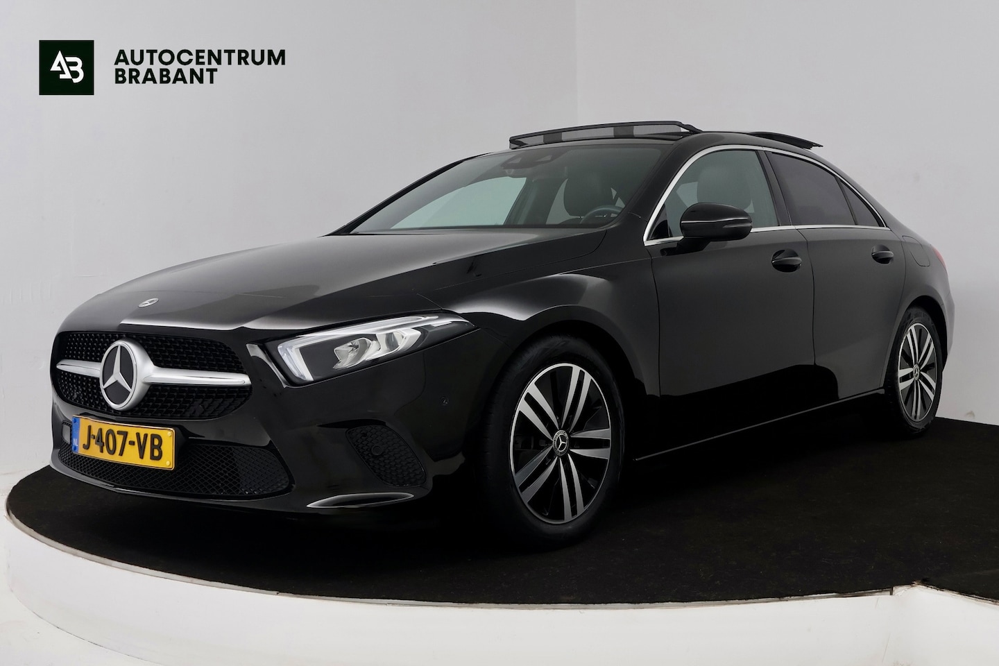 Mercedes-Benz A-klasse - 180 Business Solution Luxury (PANORAMADAK, SFEERVERLICHTING, STOELVERWARMING, CAMERA) - AutoWereld.nl