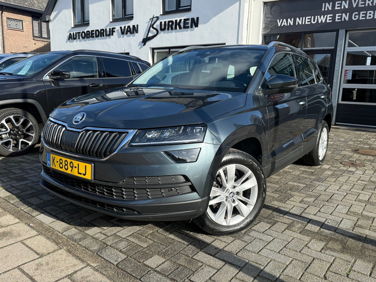 Skoda Karoq - 1.5 TSI ACT Business Edition Plus 1.5 TSI ACT Business Edition Plus, Stoelverwarming,Apple Carplay/Android,Navigatie,Trekhaa - AutoWereld.nl