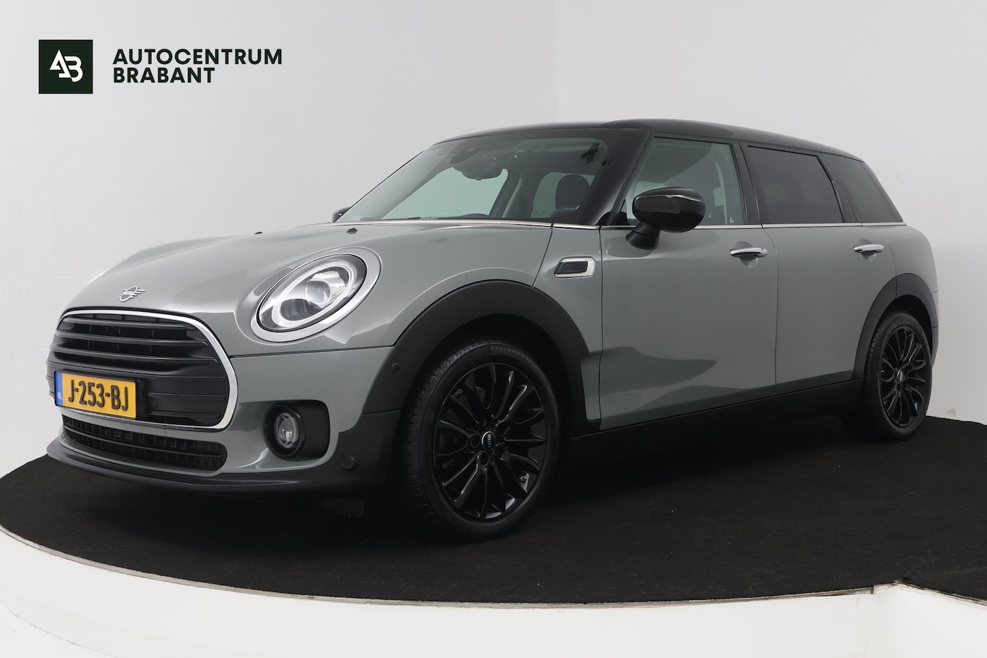 MINI Clubman - Mini 1.5 Cooper (SFEERVERLICHTING, H&K AUDIO, CRUISE CONTROL, NAVIGATIE, PARKEERSENSOREN) - AutoWereld.nl