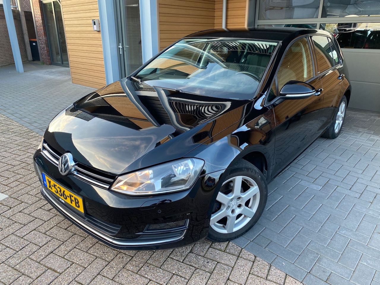 Volkswagen Golf - 1.2 TSI Trendline | Navi | Clima | PDC - AutoWereld.nl