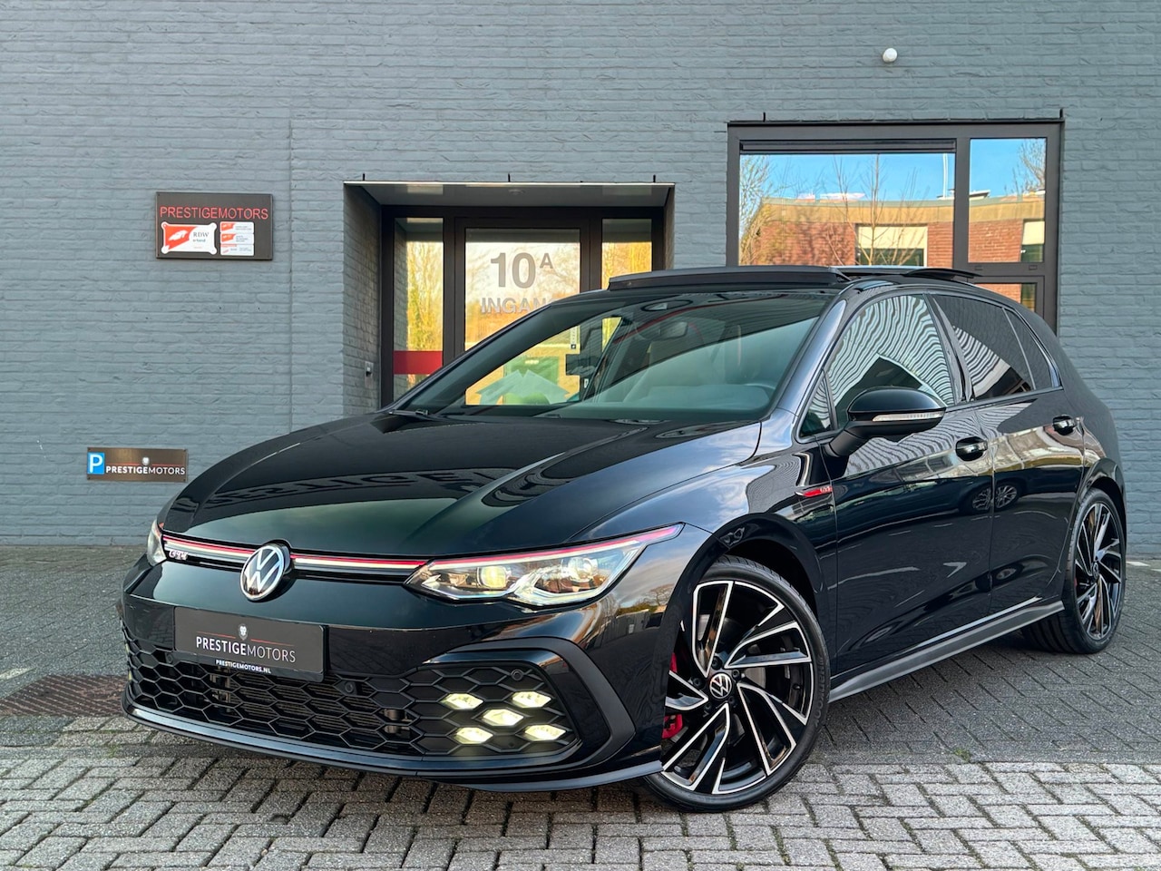 Volkswagen Golf - 2.0 TSI GTI Performance 245PK|Pano|IQ-led|ACC|Stuurverwarming - AutoWereld.nl