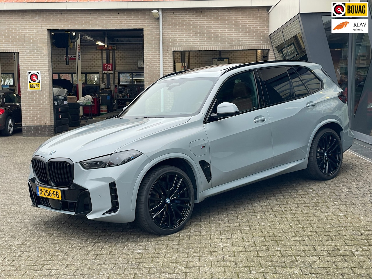BMW X5 - XDrive50e Launch Edition M Sportpakket Prp 22InchInnovation Pack - AutoWereld.nl