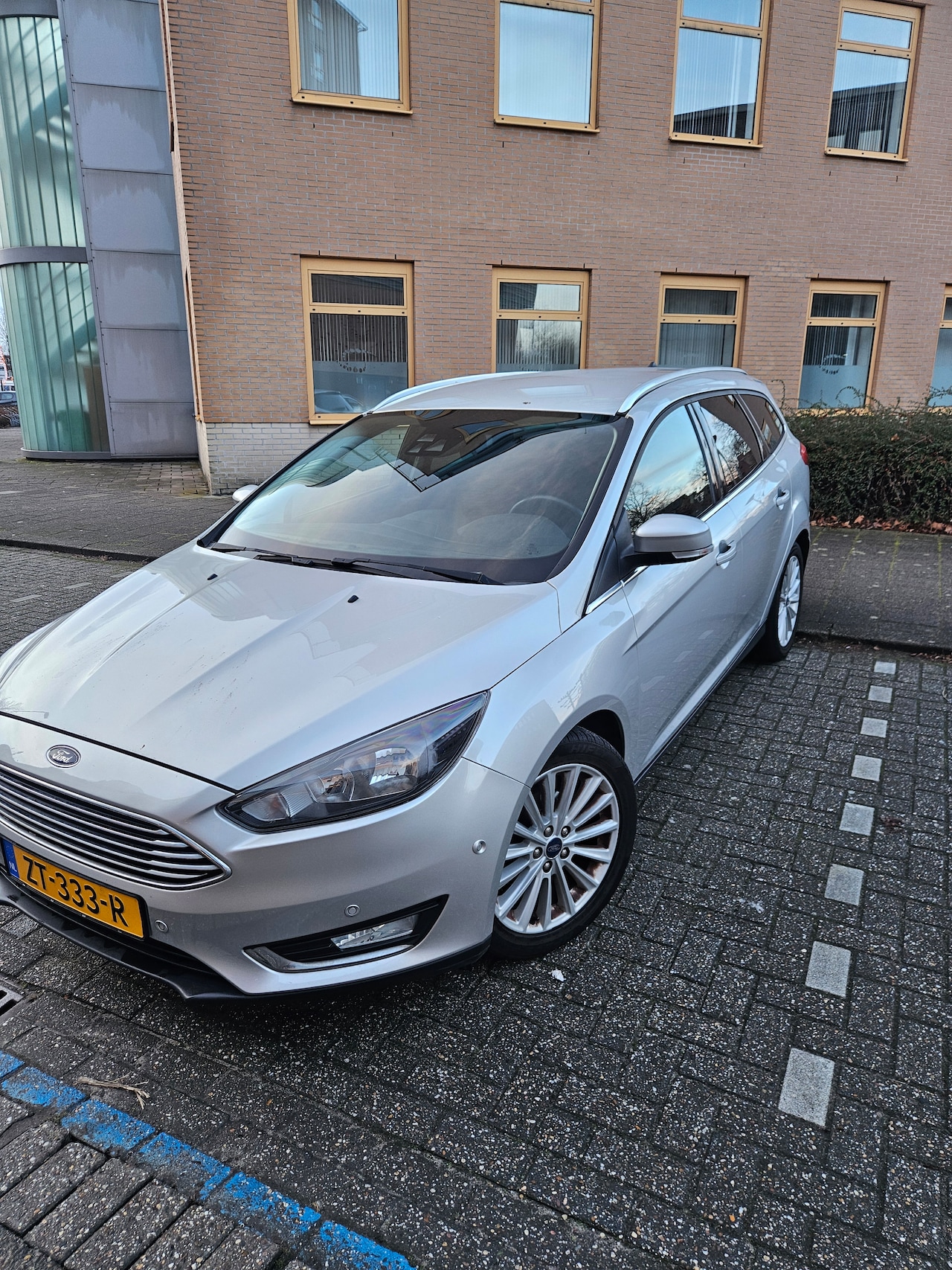 Ford Focus Wagon - 1.0 Titanium - AutoWereld.nl