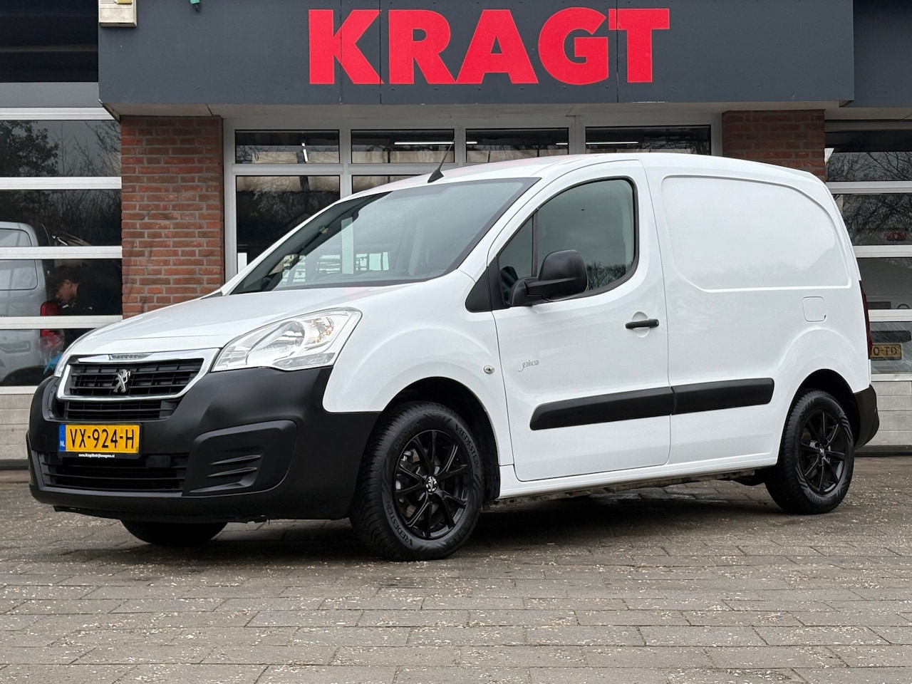 Peugeot Partner - 120 1.6 BlueHDi 120 L1 Première S&S 120 PK 6 versnellingen, *EURO6* Airco, Navi, Cruise, N - AutoWereld.nl