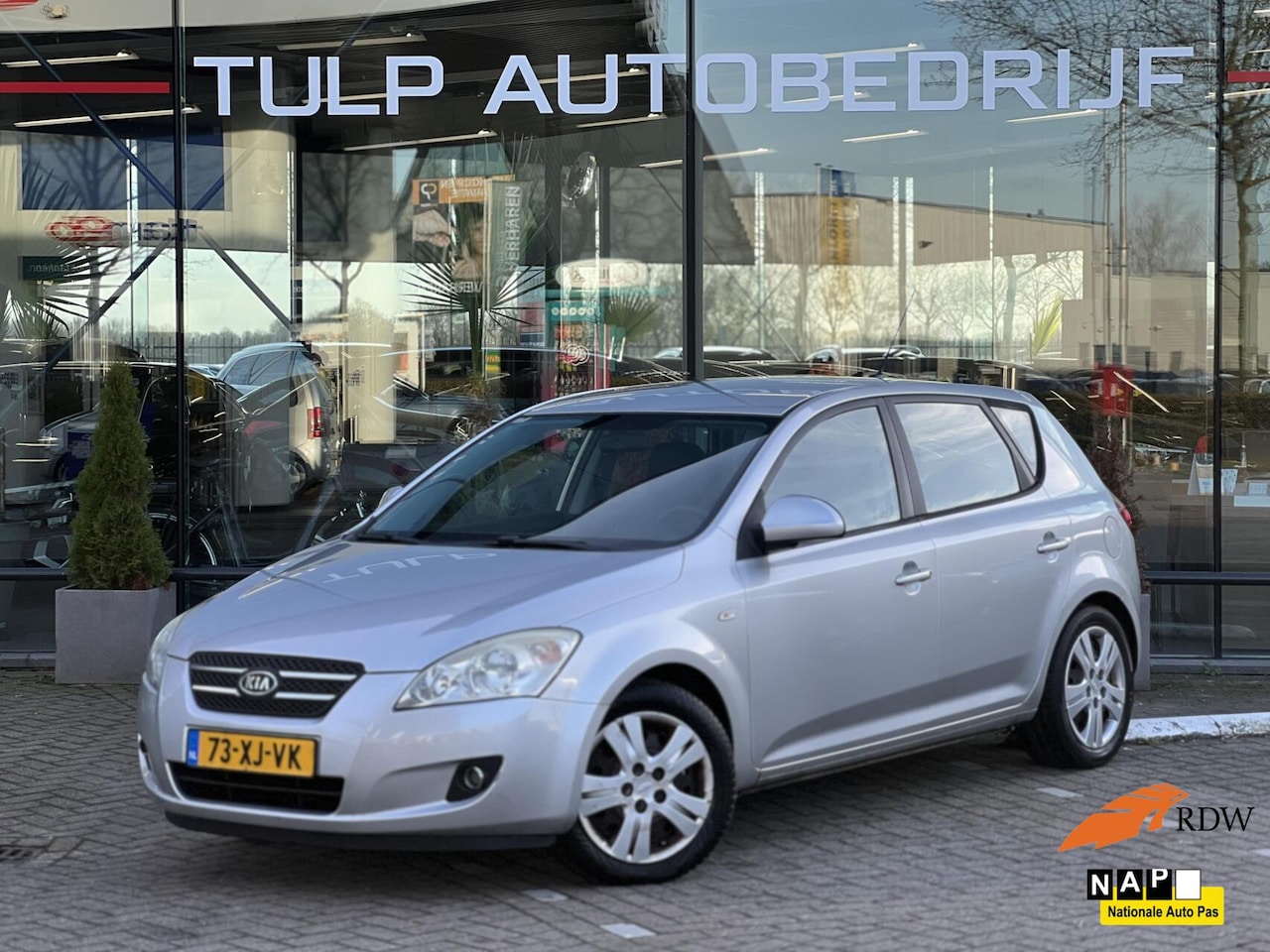 Kia Cee'd - 1.6 X-ecutive NAP Clima 5 deurs Trekhaak APK - AutoWereld.nl