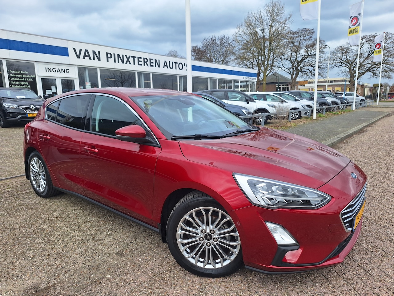 Ford Focus - 1.0 EcoBoost Titanium Business/NAVI/STOELVERWARMING/ENZ.. - AutoWereld.nl