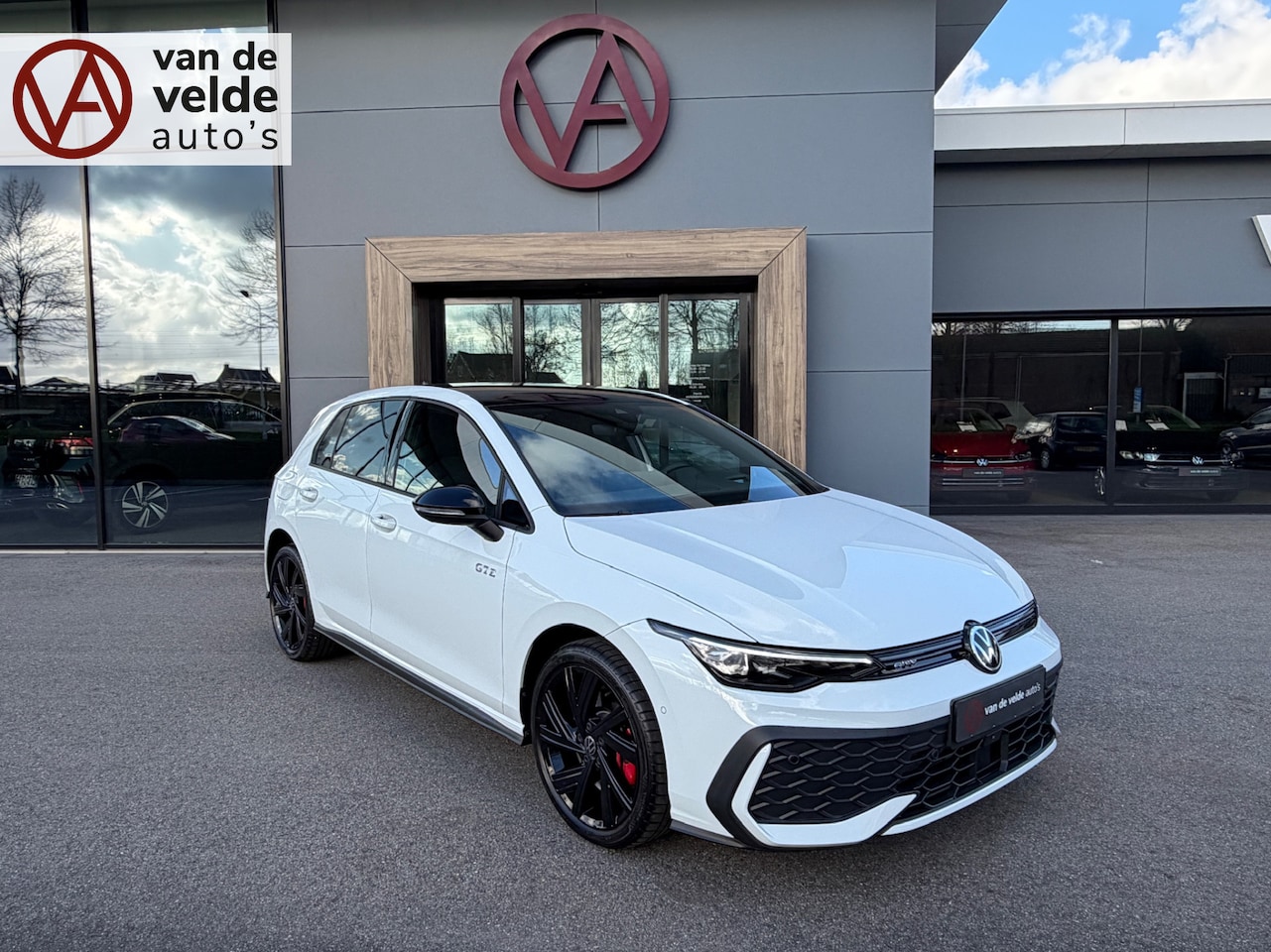 Volkswagen Golf - 1.5 eHybrid GTE 272pk | Black Style | 360 Camera | IQ light | Keyless | Head-up | Rijklaar - AutoWereld.nl