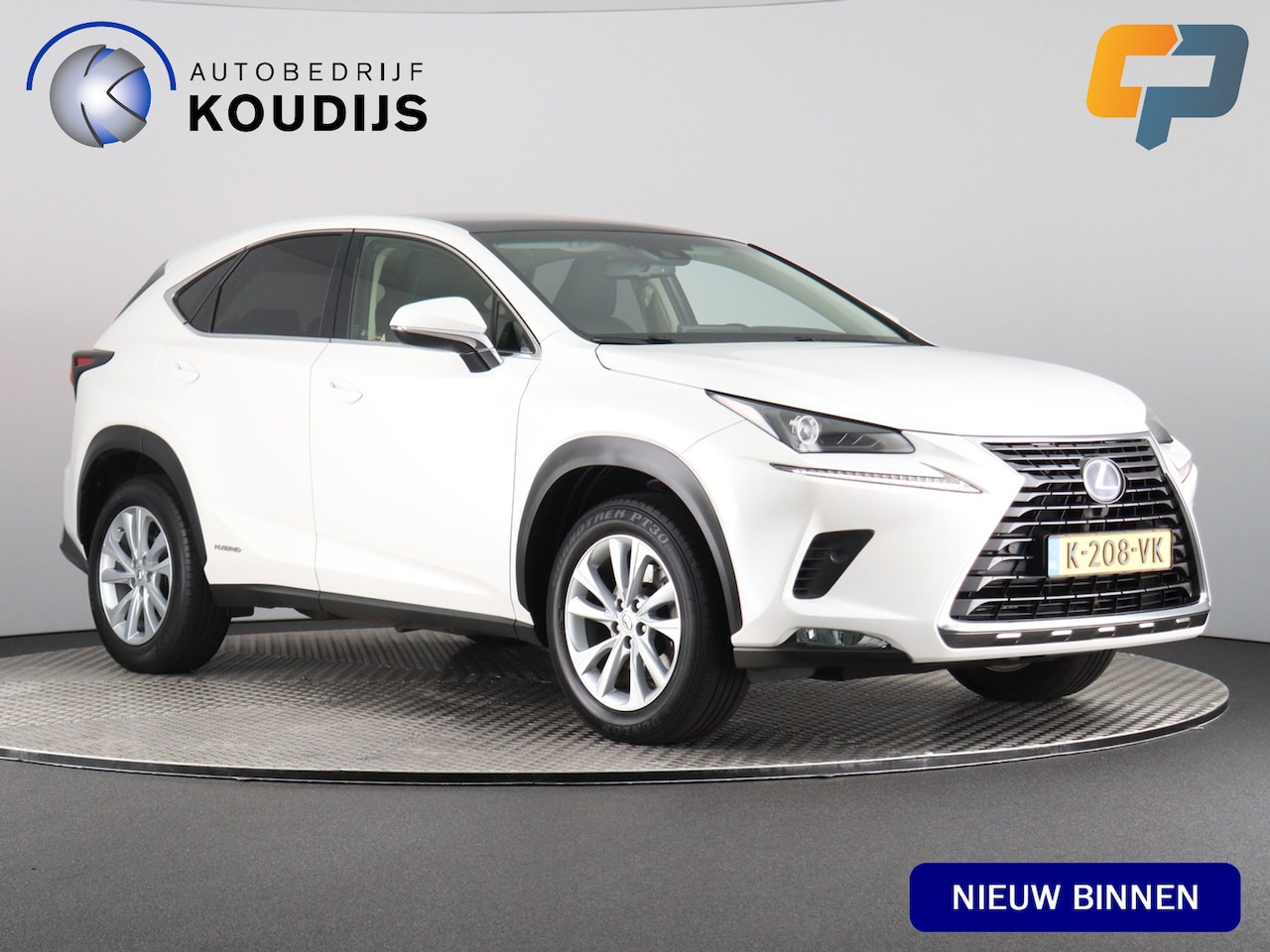 Lexus NX - 300h AWD Luxury Line Parelmoer wit! (Afn. Trekhaak / Pano / ACC / Navi / Carplay) - AutoWereld.nl