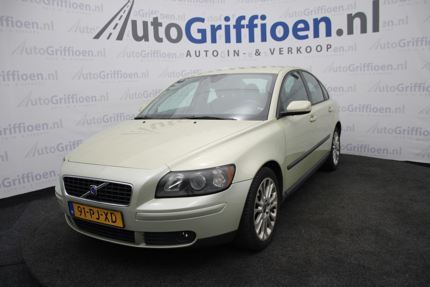 Volvo S40 - 2.4 Elan heerlijke automaat met trekhaak - AutoWereld.nl