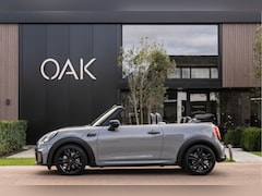 MINI Cabrio - 1.5 Cooper Aut. | JCW-Trim | Navigatie | Schaalstoelen | Camera | LED | 17"LM | Moonwalk G