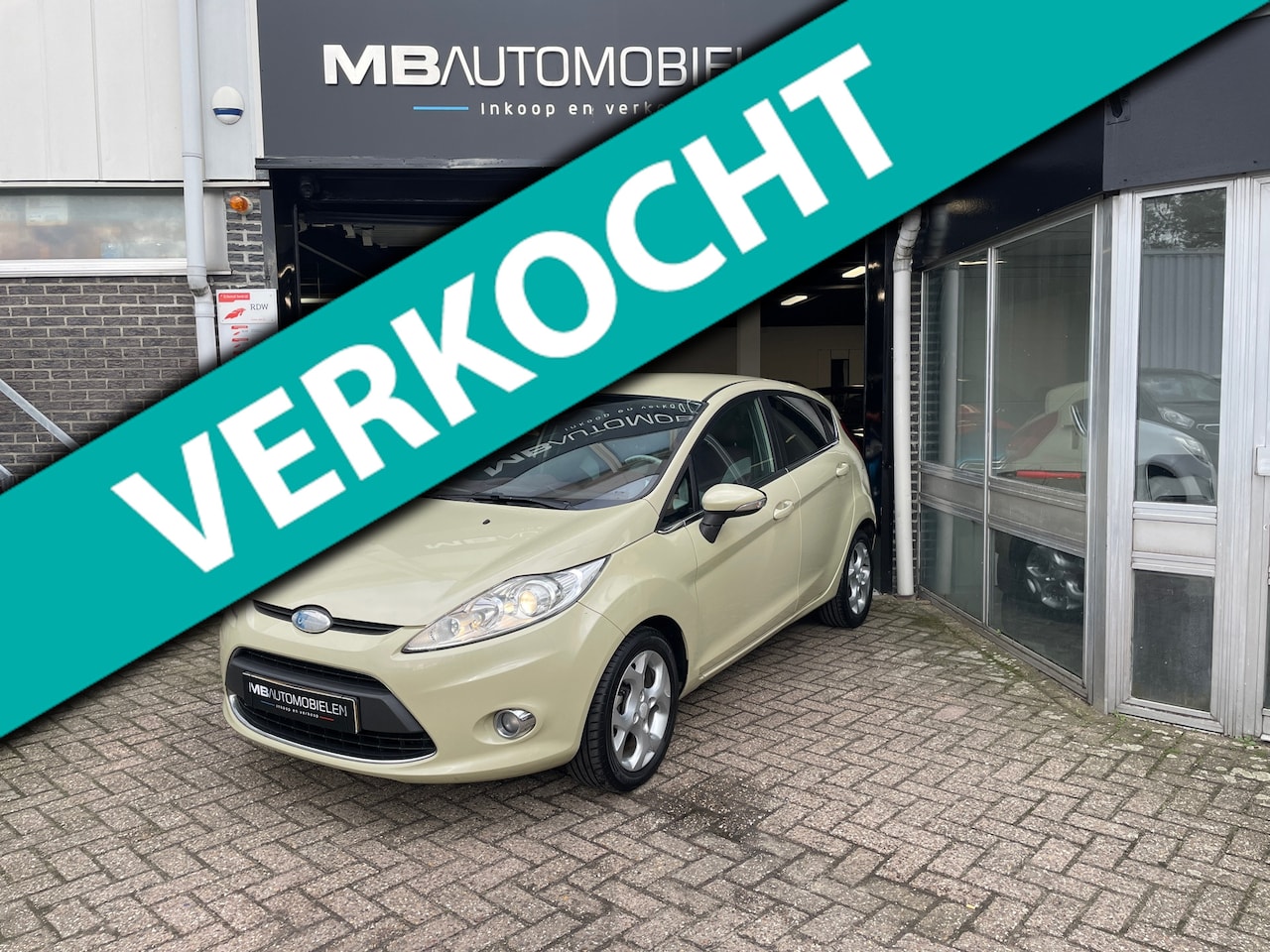 Ford Fiesta - 1.25 Titanium/5Drs/Apk/voll leder/Clima/Airco/Nap/volledige onderhoud! - AutoWereld.nl