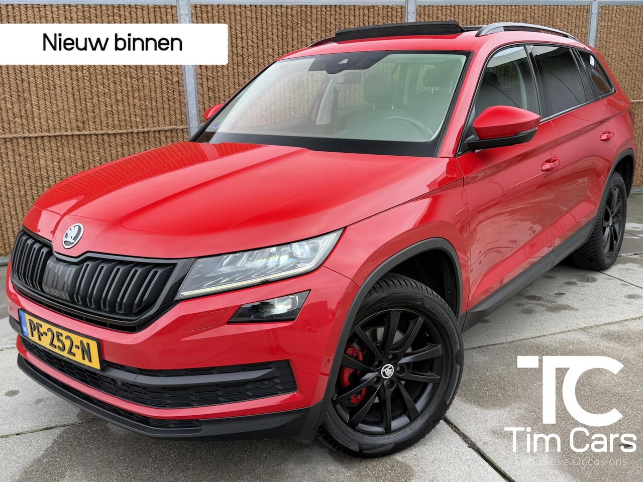 Skoda Kodiaq - 1.4 TSI Style Business 7-persoons | Panoramadak | Adaptieve cruise control | Stoel & stuur - AutoWereld.nl