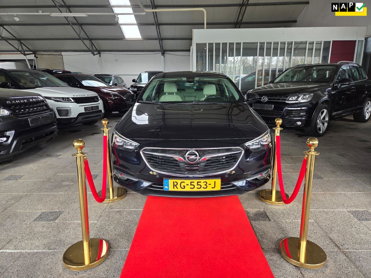 Opel Insignia Grand Sport - 1.6 CDTI OPC Unique Edition - AutoWereld.nl