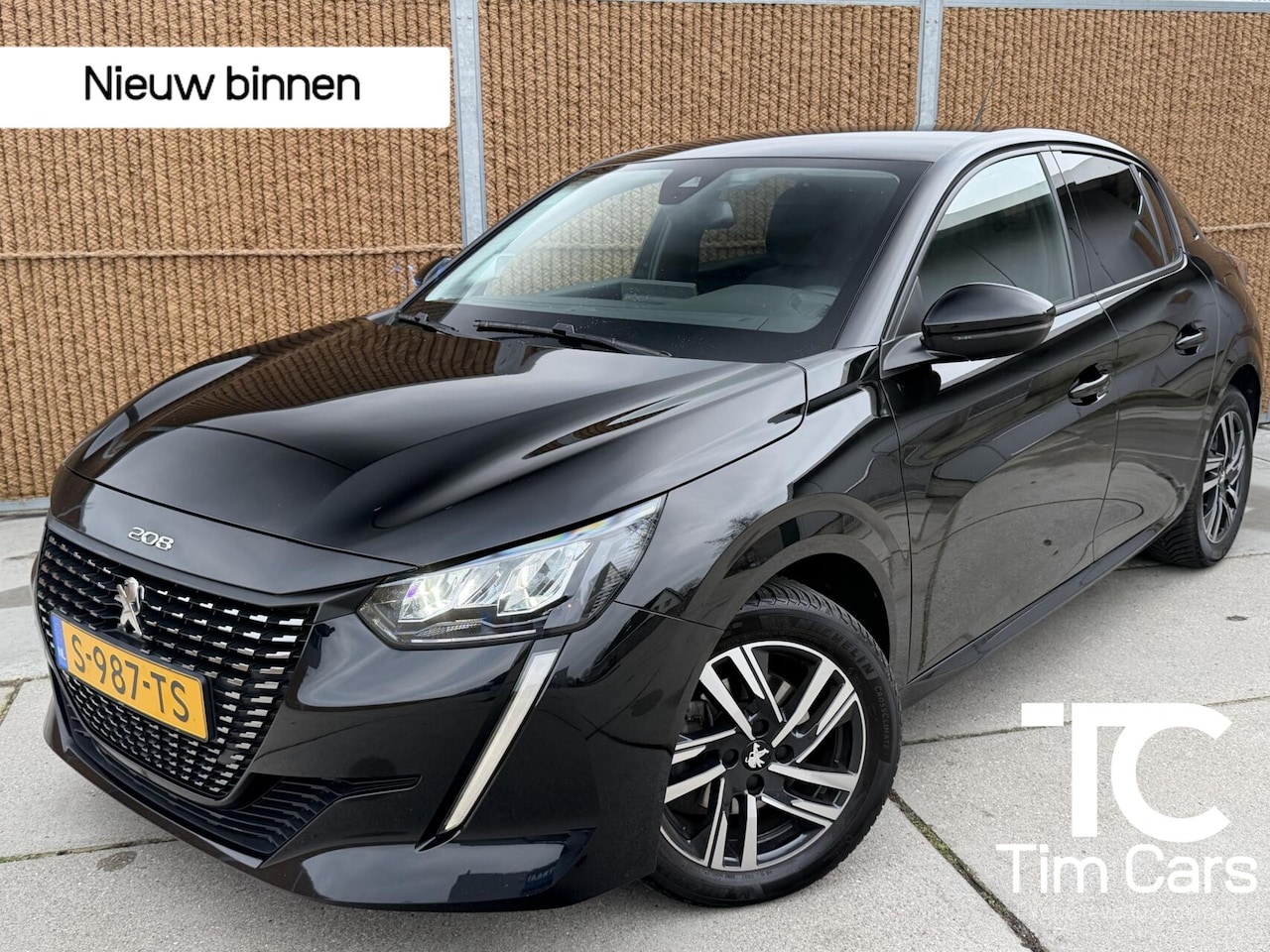 Peugeot 208 - 1.2 PureTech Allure Pack | 3D Navigatiesysteem | Achteruitrijcamera | Parkeersensoren acht - AutoWereld.nl