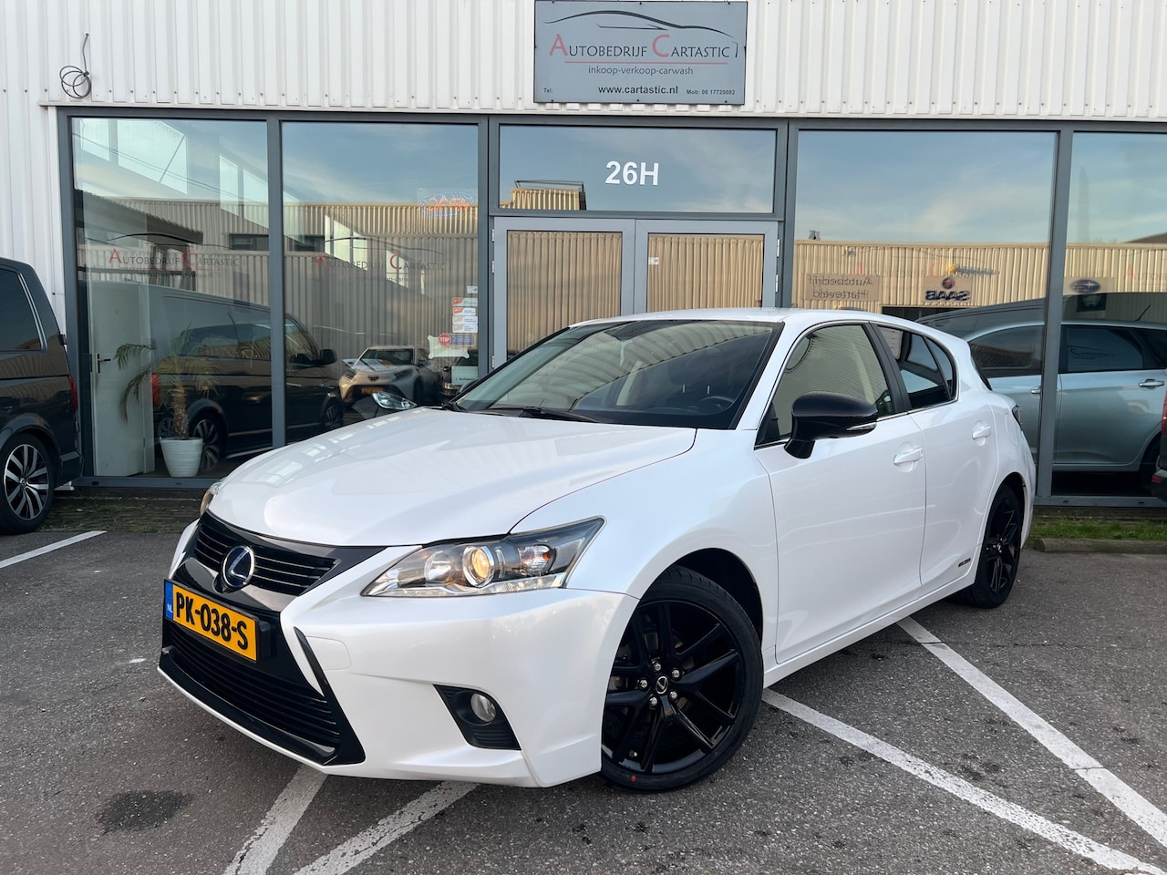Lexus CT 200h - Sport Edition NAVI | HALFLEEF | CLIMA | CRUISE | VOLLEDIG ONDERHOUDEN | NAP | APK | - AutoWereld.nl