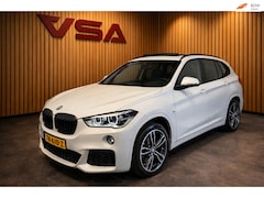 BMW X1 - SDrive20i High Executive M-pakket|Stoelvw|Panorama|Trekhaak|Camera|4-seizoen banden|key-le