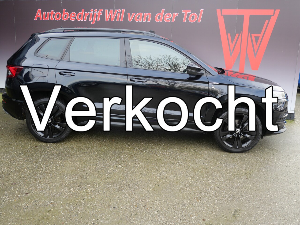 Skoda Karoq - 1.5 TSI SPORTLINE | AUTOMAAT | A.C.C | PANO | TREKHAAK | CAMERA | BTW-AUTO!! - AutoWereld.nl