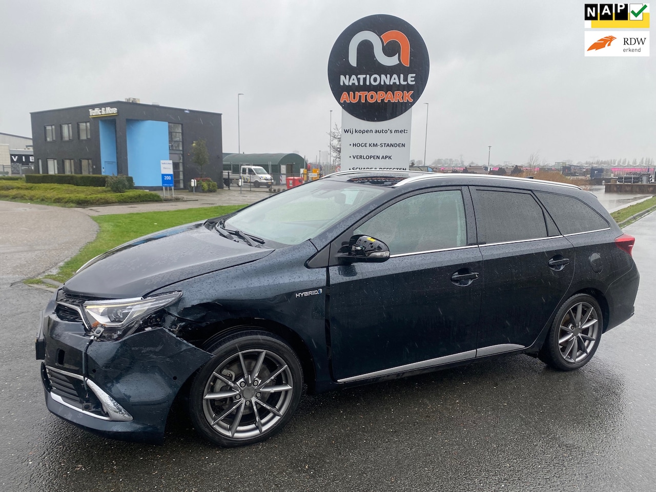 Toyota Auris Touring Sports - | 2015 | 1.8 Hybrid Lease Exclusive | Export en Handel | APK | - AutoWereld.nl