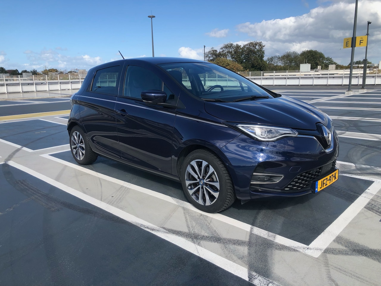 Renault Zoe - R135 Serie Limitee Riviera 50 Koopaccu | Bose | CCS | Leder - AutoWereld.nl