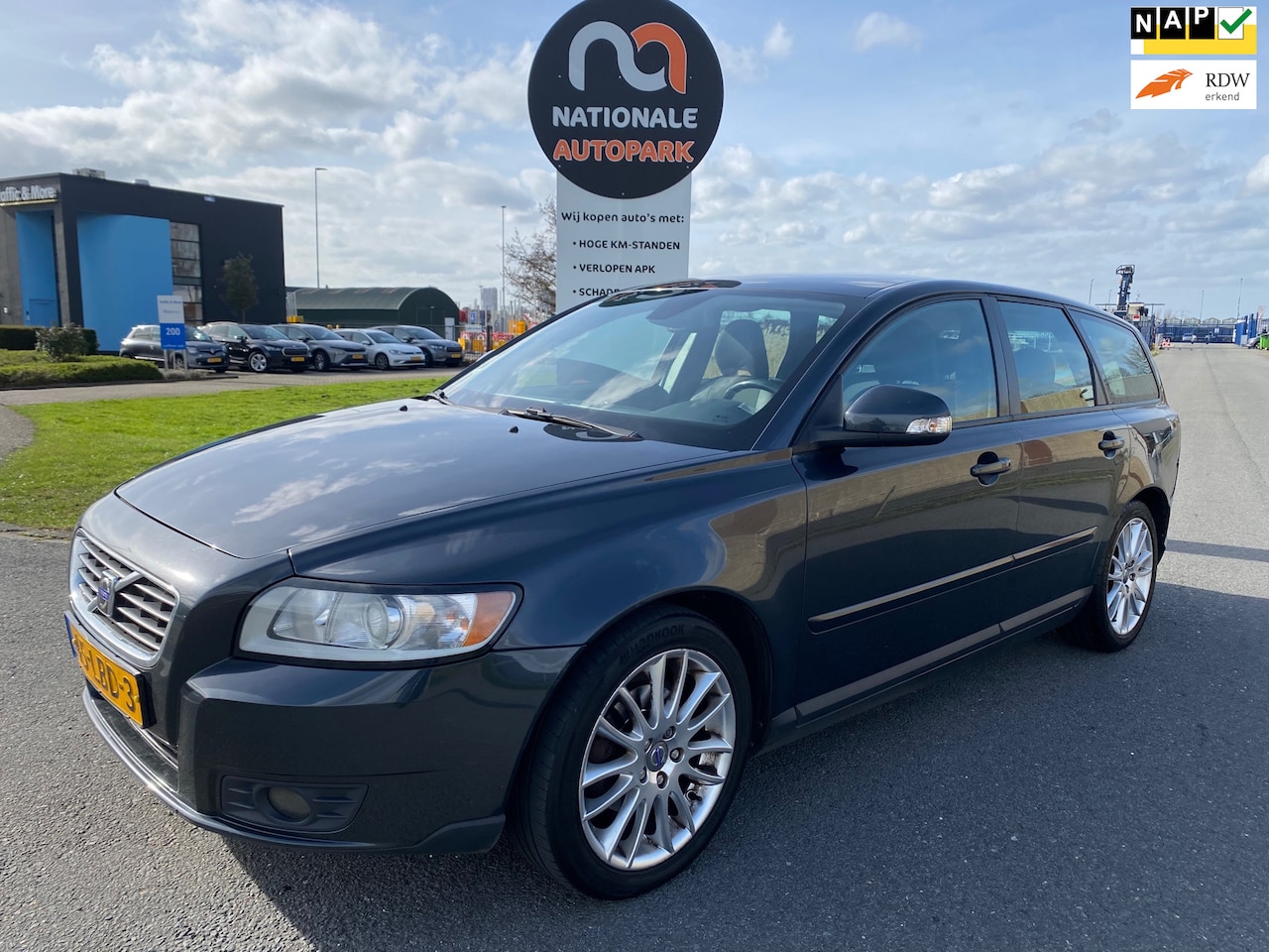 Volvo V50 - | 2010 | 1.6D S/S Sport | Export en Handel | APK - AutoWereld.nl