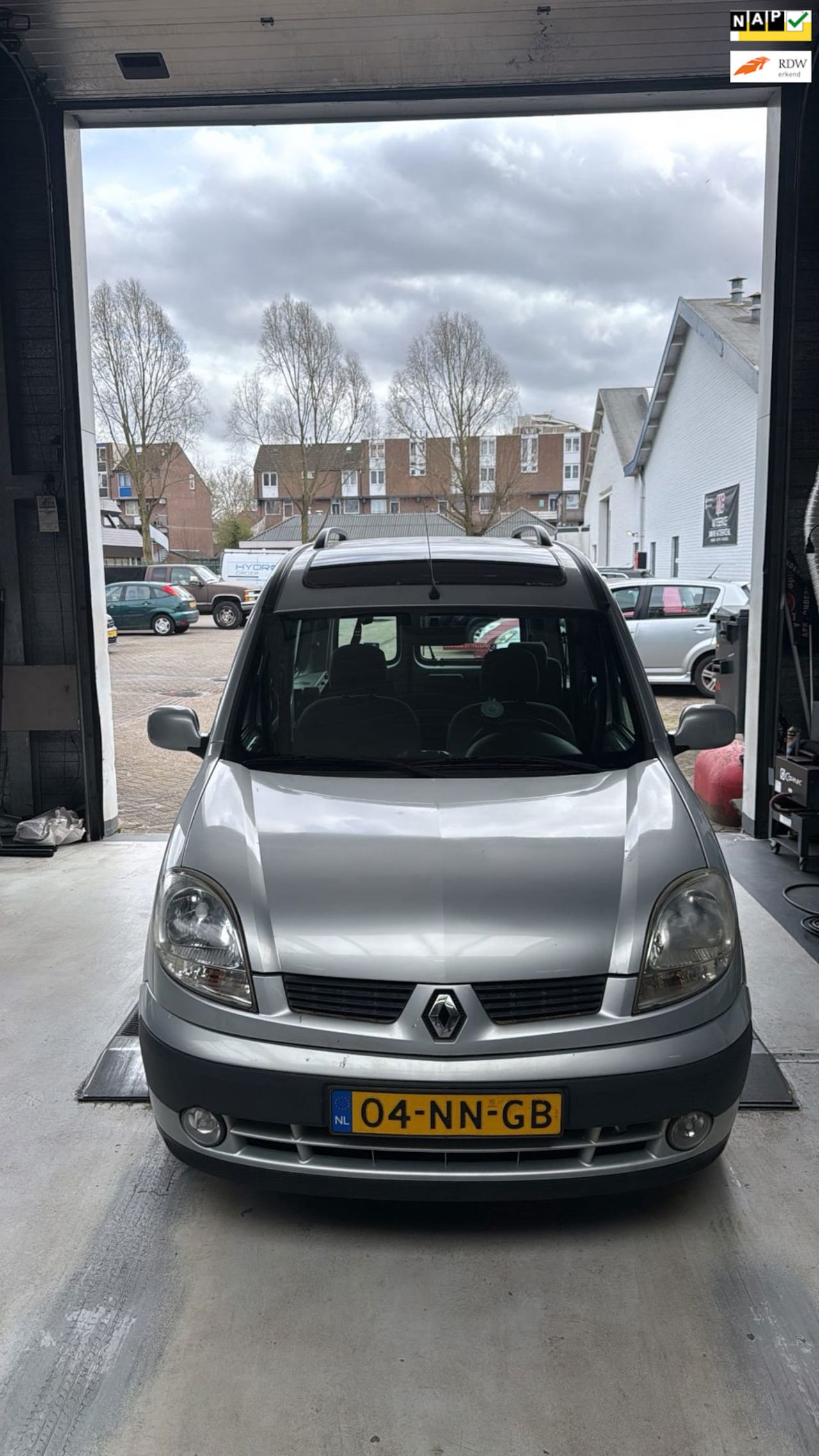 Renault Kangoo - 1.6-16V AIRCO AUT ROLSTOEL AUTO MET LIFT - AutoWereld.nl