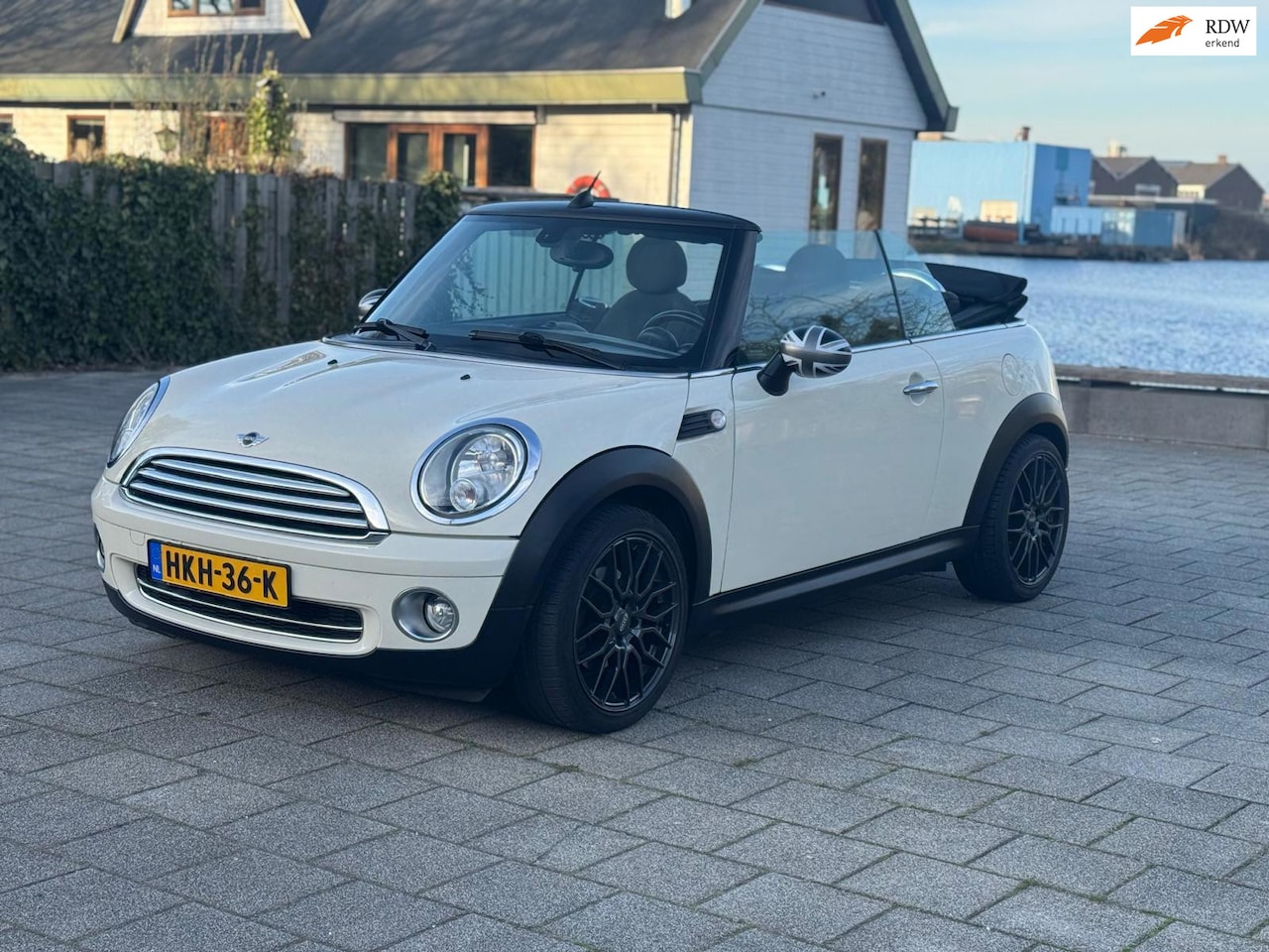 MINI Cabrio - Mini 1.6 One/2eigenaar/PDC/KEYLESS/stoelverwarming/ondhboek/nieuweapk - AutoWereld.nl