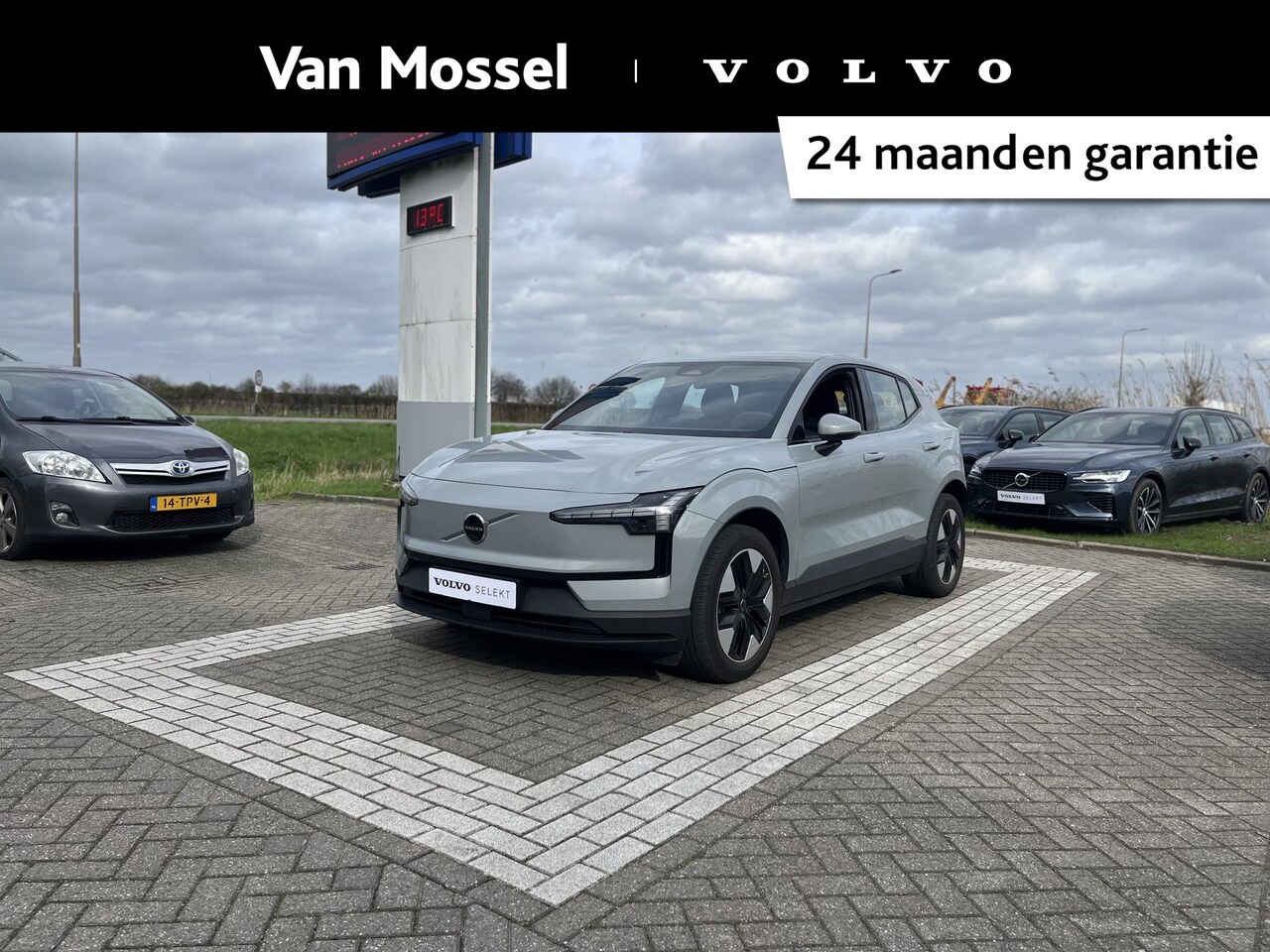 Volvo EX30 - Single Motor Extended Range Core 69 kWh | Stoelverwarming | Park Assist Camera | Google Ma - AutoWereld.nl