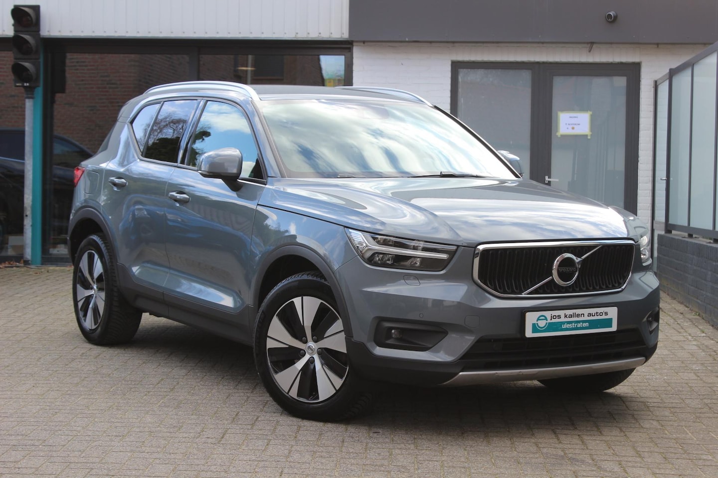 Volvo XC40 - 2.0 T4 Momentum NETTO EX BTW/BPM Navi LED, Camera, Carplay, All Season, - AutoWereld.nl
