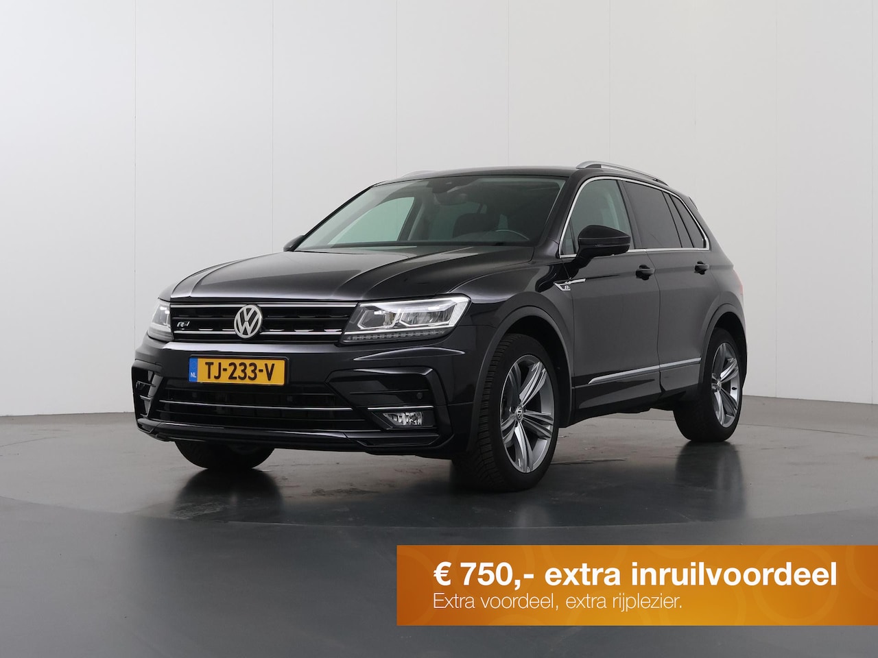 Volkswagen Tiguan - 1.4 TSI 4Motion Highline R | R-Line | Panoramadak | Navigatie | Apple Carplay/Android Auto - AutoWereld.nl