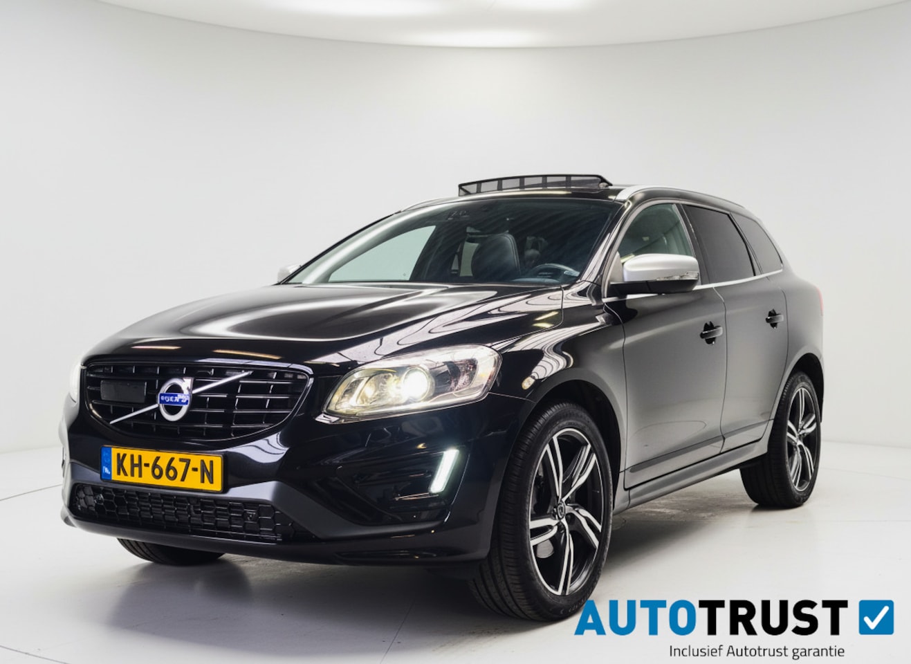 Volvo XC60 - T5 245PK FWD Nordic+ R-Design PANO HK AUDIO LEER - AutoWereld.nl
