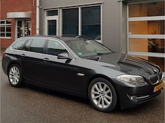 BMW 5-serie Touring - 523i 3.0 Aut8 Navi Trekhaak 18"Vlg Ecc BlueTooth
