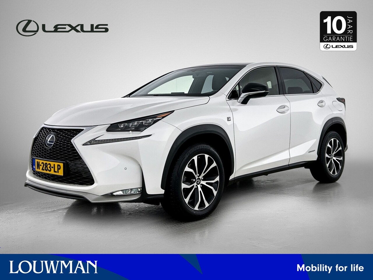 Lexus NX - 300h AWD F Sport Line Panorama dak | lederen interieur | Stoelverwarming - AutoWereld.nl