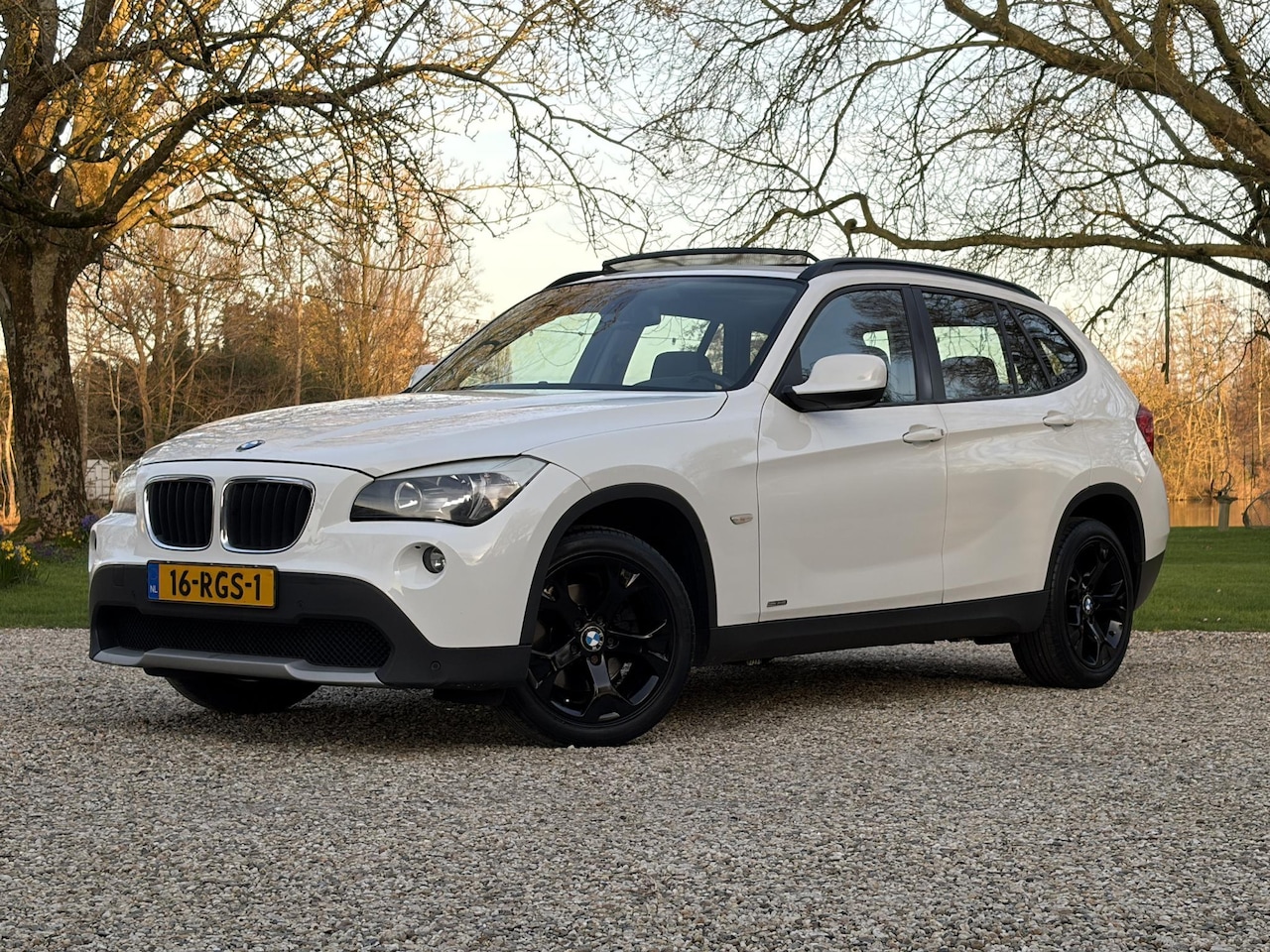 BMW X1 - 150 PK Automaat,Cruise,Pano,PDC,Navi,Trekhaak. - AutoWereld.nl