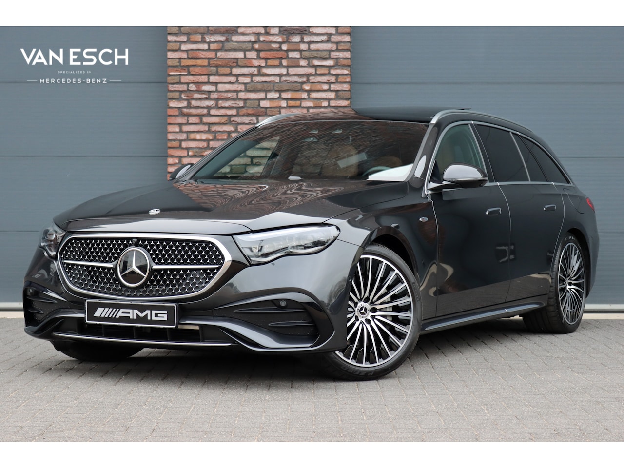 Mercedes-Benz E-klasse Estate - 300 e AMG Line | Luchtvering | Hyperscreen | Stoelventilatie | Distronic+ | Massage | Digi - AutoWereld.nl