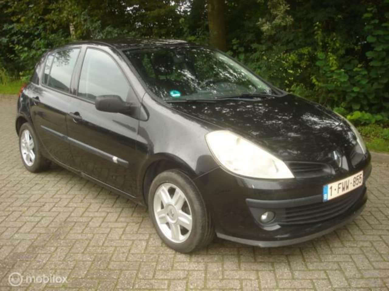 Renault Clio - 1.2 TCE Airco. Loopt stationair onregelmatig - AutoWereld.nl