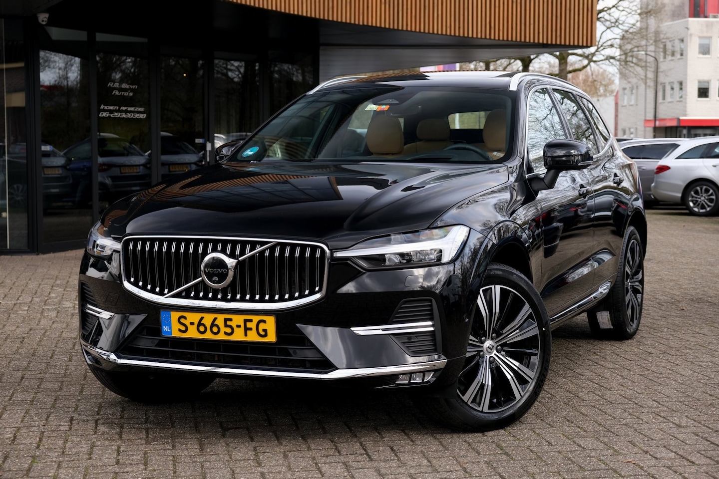 Volvo XC60 - B4 Ultimate Bright|Rijklaar!|PilotAssist|Pano|Stoelventilatie|HarmanKardon|Trekhaak| - AutoWereld.nl