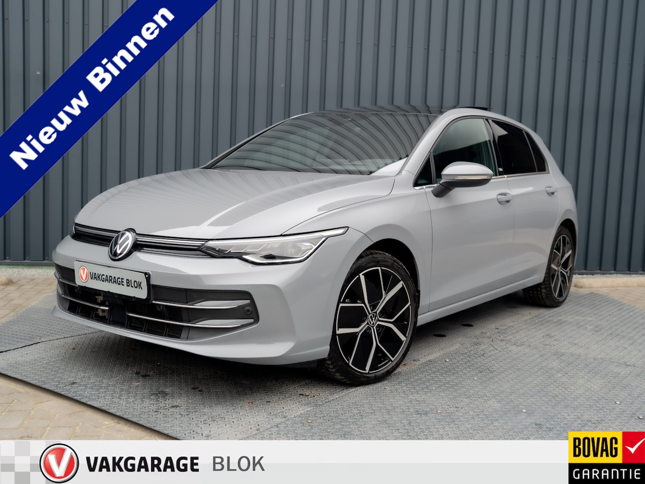 Volkswagen Golf - 1.5 eTSI 50 Edition | Panodak | Trekhaak wegkl. | Stoelgeheugen | Head Up | IQ Light | Sid - AutoWereld.nl