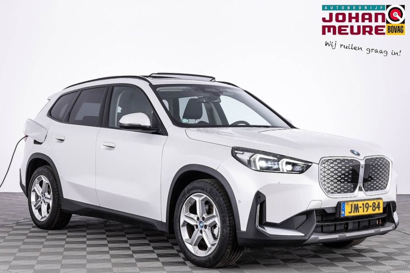 BMW iX1 - eDrive20 67 kWh *SOH 100%* PANORAMADAK | harman/kardon | LEDER | Head-Up - AutoWereld.nl