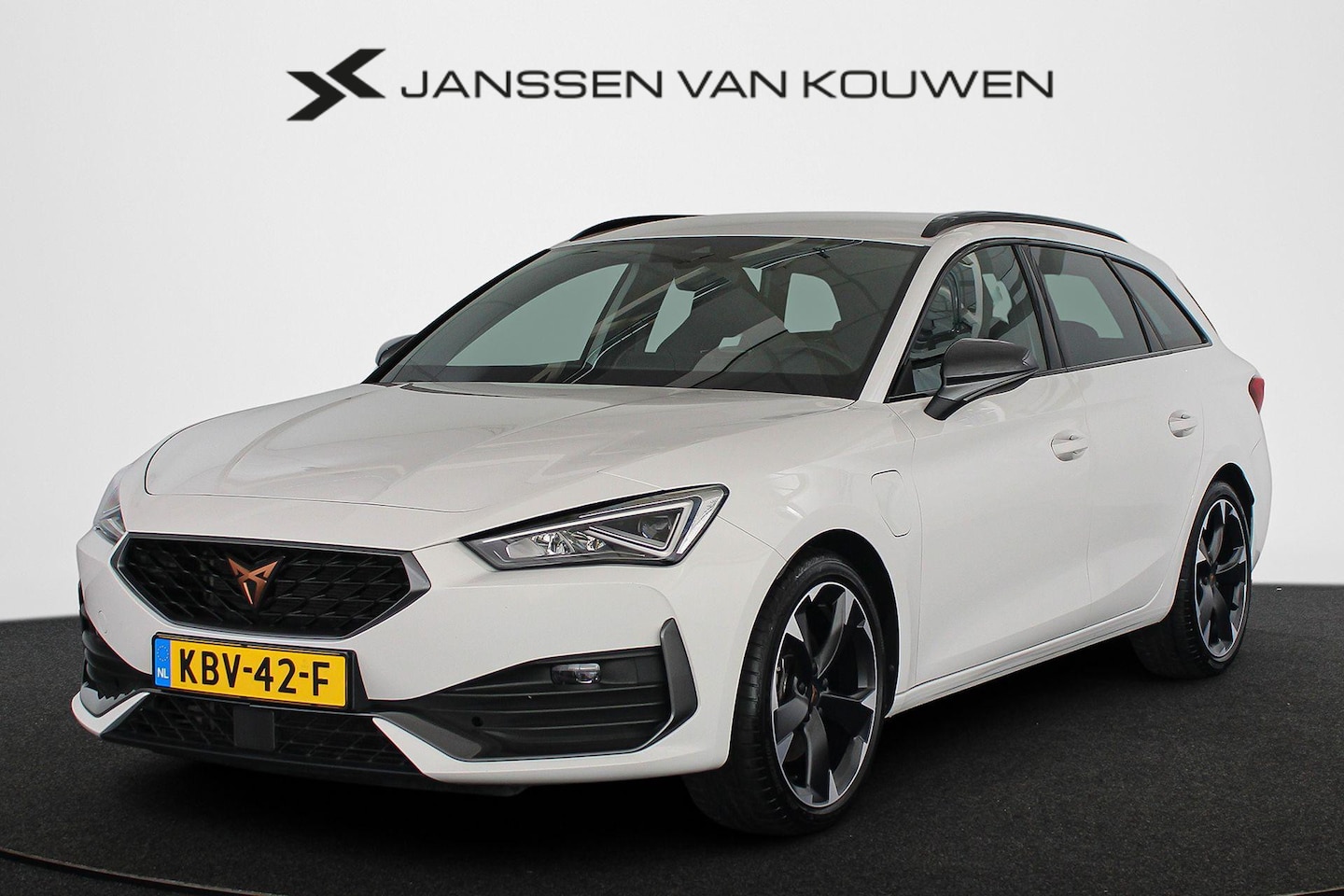 CUPRA Leon Sportstourer - 1.4 e-Hybrid Stoel-Stuurverwarming Apple CarPlay Keyless - AutoWereld.nl
