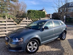 Audi A3 Sportback - 1.4 TFSI Attraction Pro Line Business Met ledere bekleding en elektrisch verstelbaar panorama dak uitgerust