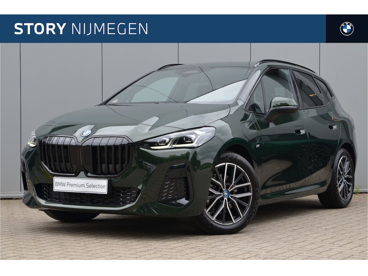 BMW 2-serie Active Tourer - 225e xDrive M Sport Automaat / Panoramadak / Trekhaak / Achteruitrijcamera / Sportstoelen - AutoWereld.nl