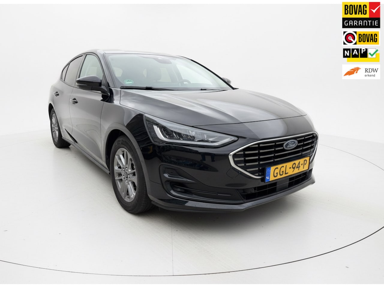 Ford Focus - 1.0 EcoBoost Hybrid Titanium|Groot scherm|Parkeersensor voor & achter|Nap|1ste eig| - AutoWereld.nl