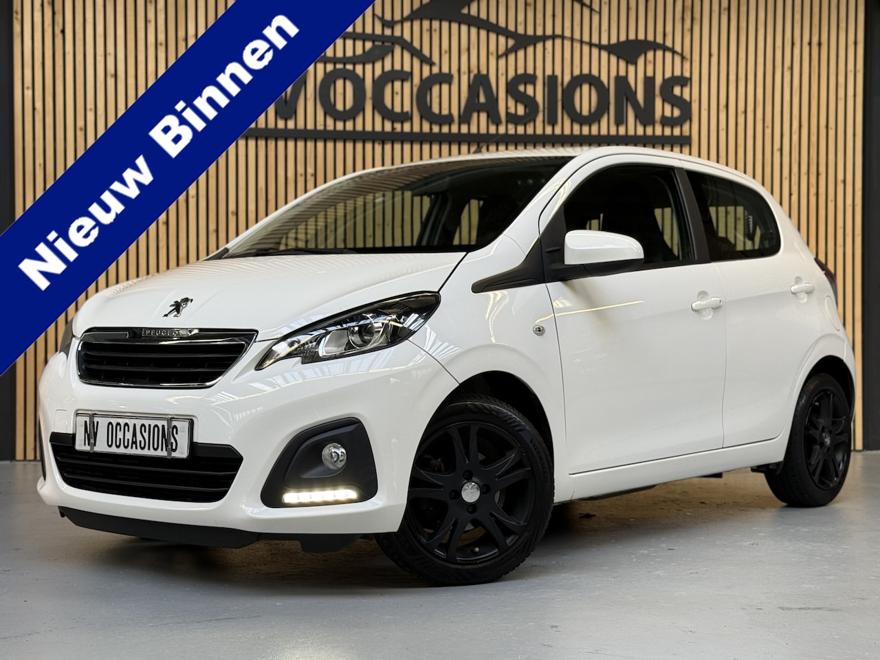 Peugeot 108 - 1.0 e-VTi Active AIRCO/BLUETOOTH/15"VELGEN/NAP/SPORTIEF! - AutoWereld.nl